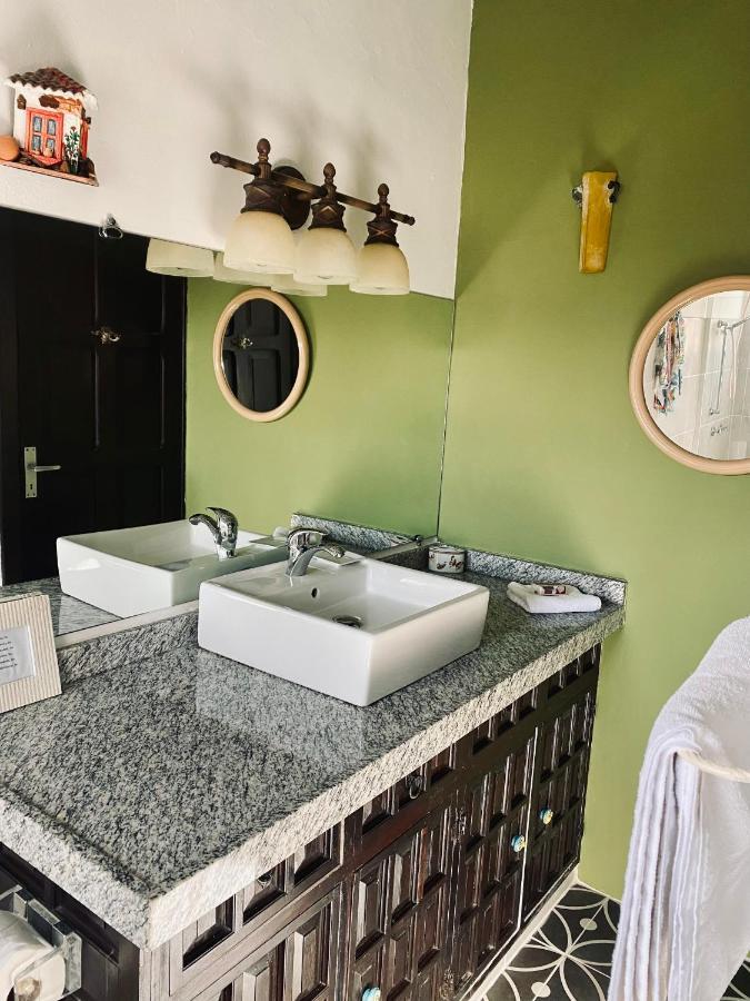 Villa Bougainvillea Aruba, The Tango Suite パームビーチ エクステリア 写真