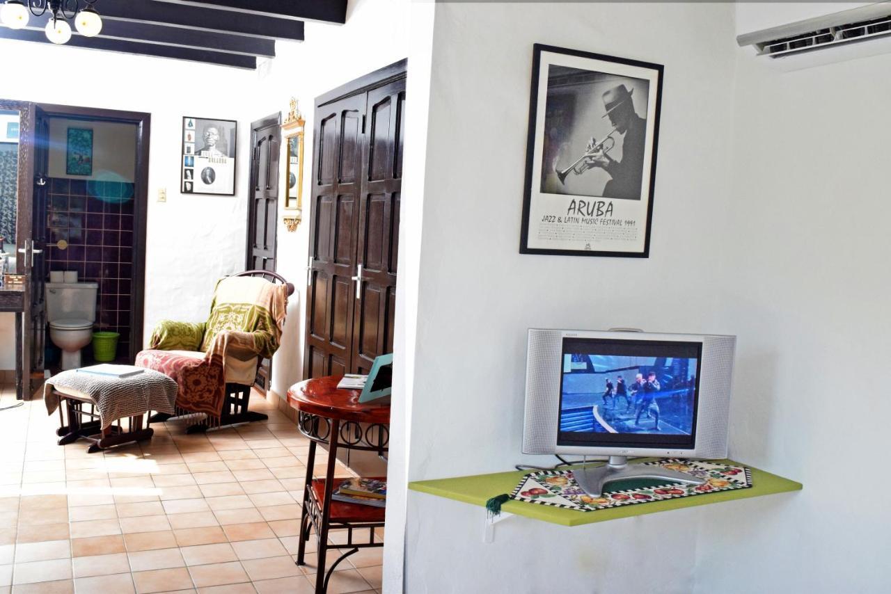 Villa Bougainvillea Aruba, The Tango Suite パームビーチ エクステリア 写真